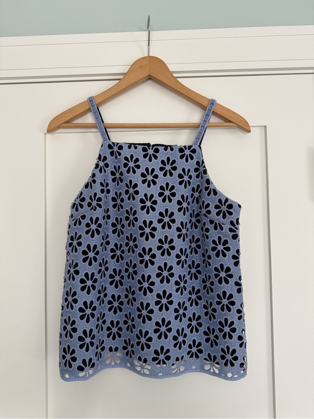 Anthropologie Maeve Light Blue Daisy Cutouts Eyelet  Women’s Size 4 Whimsical